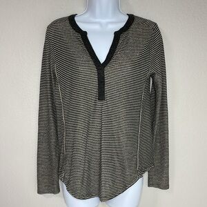 Akemi + Kin Women's Long Sleeve V-Neck Henley Aluna Top Gray Size Small S